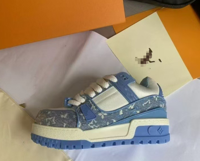 2025 Spring New Thick-soled Heightened LV Chubby Bread Shoes Casual and Versatile
