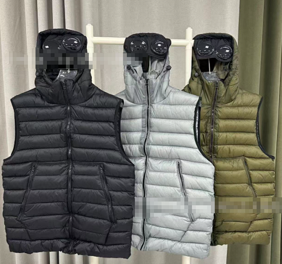 cpc Men's outdoor cotton vest with lens badge and quilted seam for winter warmth