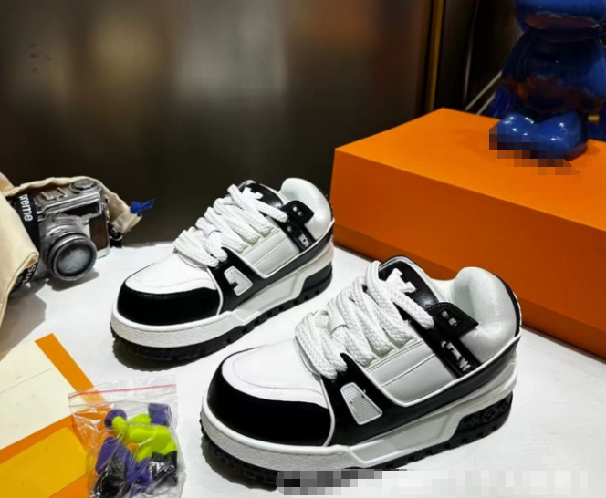 2025 Spring New Thick-soled Heightened LV Chubby Bread Shoes Casual and Versatile