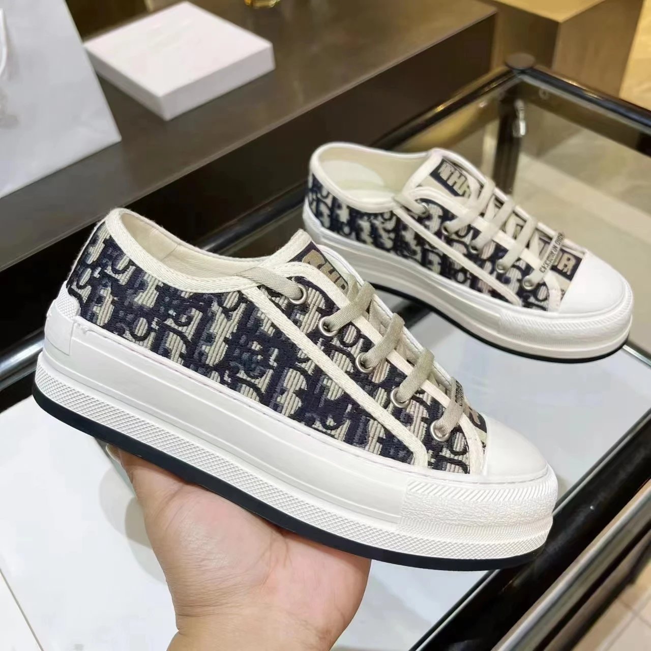 D embroidered 2024 thick-soled canvas shoes letter series casual shoes college style all-match