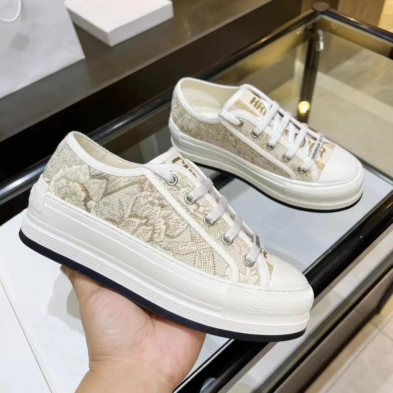 D embroidered 2024 thick-soled canvas shoes letter series casual shoes college style all-match