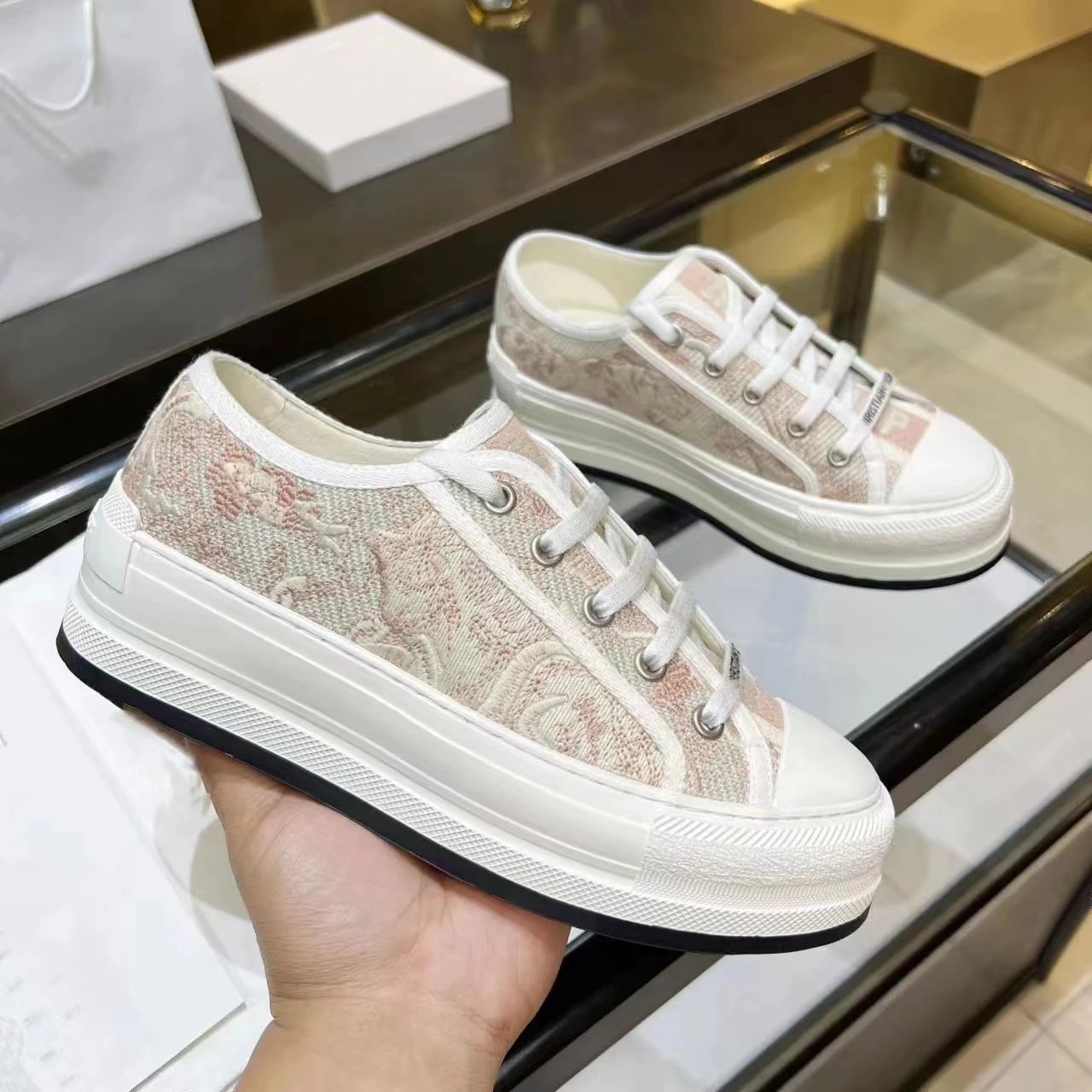 D embroidered 2024 thick-soled canvas shoes letter series casual shoes college style all-match