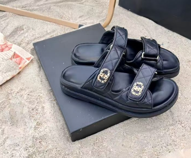 Xiaoxiang style 2024 new diamond-shaped slippers,thick-soled flat-soled Velcro sandals for women