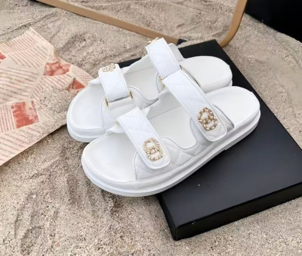 Xiaoxiang style 2024 new diamond-shaped slippers,thick-soled flat-soled Velcro sandals for women