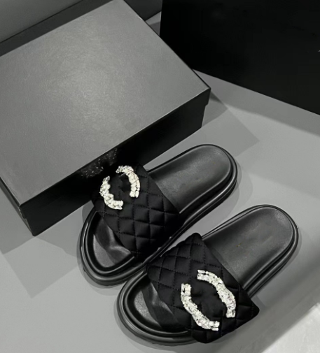 Foreign trade diamond buckle diamond slippers women's thick bottom head cross sandals