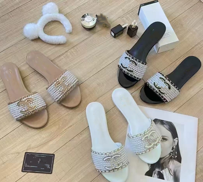 Small Chanel style slippers women summer outdoor flat leather pearl sandals CC British
