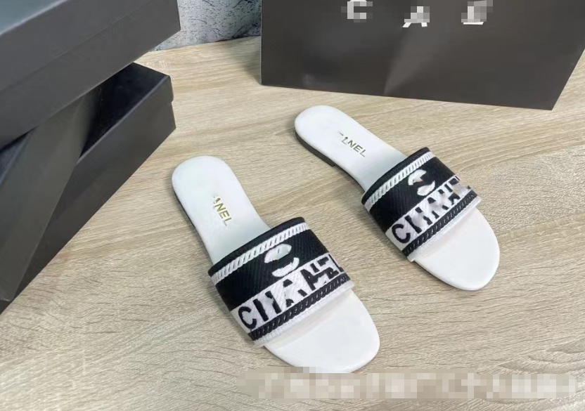 Xiangxiang high-end flat slippers for women to wear as outerwear, fashionable flip flops