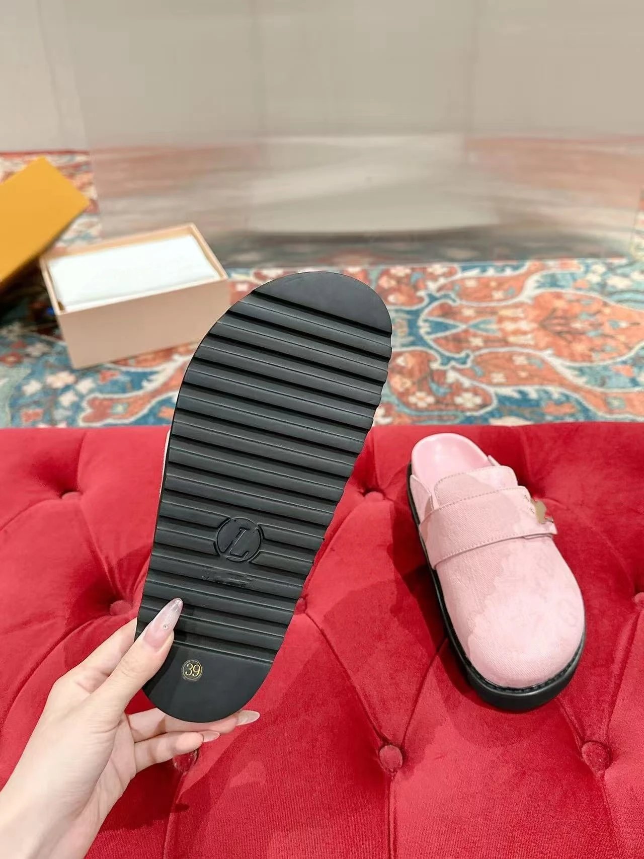 Slippers, sandals, men's and women's thick-soled outdoor half-slippers