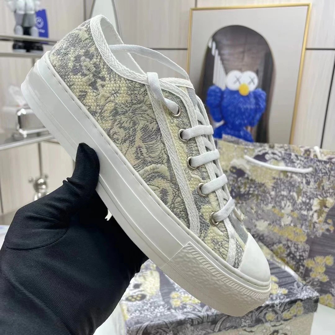 High-end foreign trade flat shoes embroidered letter canvas shoes white shoes fashion shoes