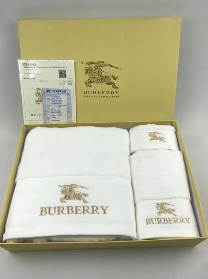 Luxury Large Bath Towel Set - 3-Piece Gift Box for Beach, Travel and Home, Premium Imported Brand