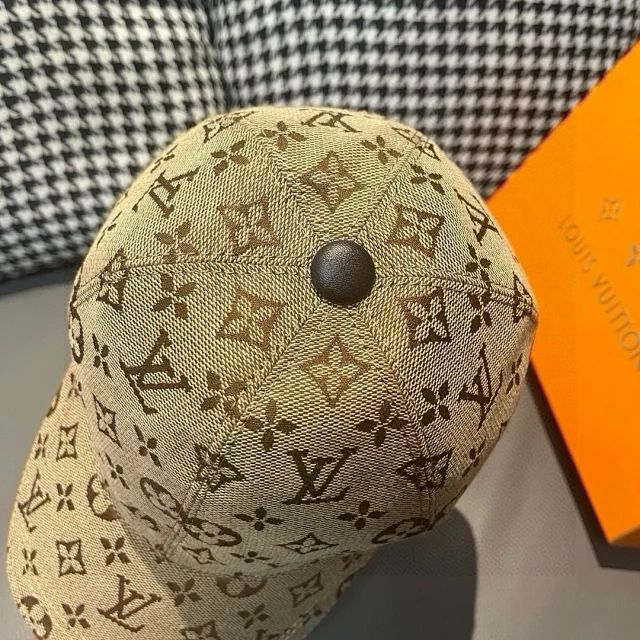 Louis Vuitton Hats Monogram Baseball Cap product detail image 14