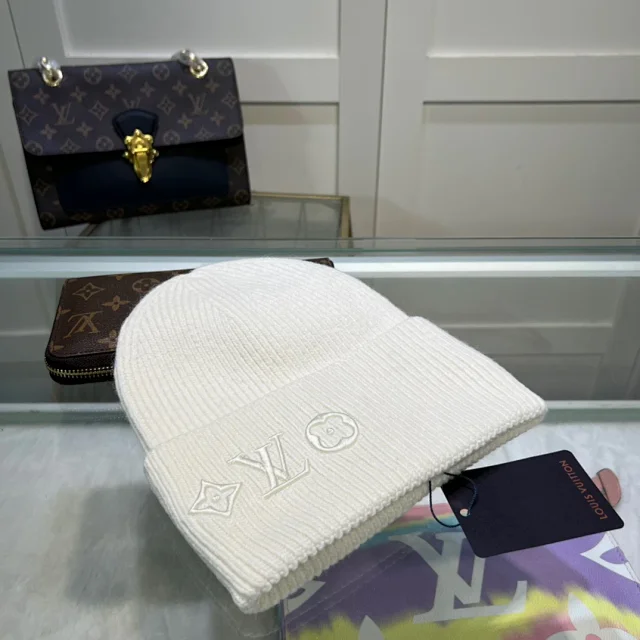 Louis Vuitton Hats Rib-knit beanie with embroidered LV Monogram product detail image 9