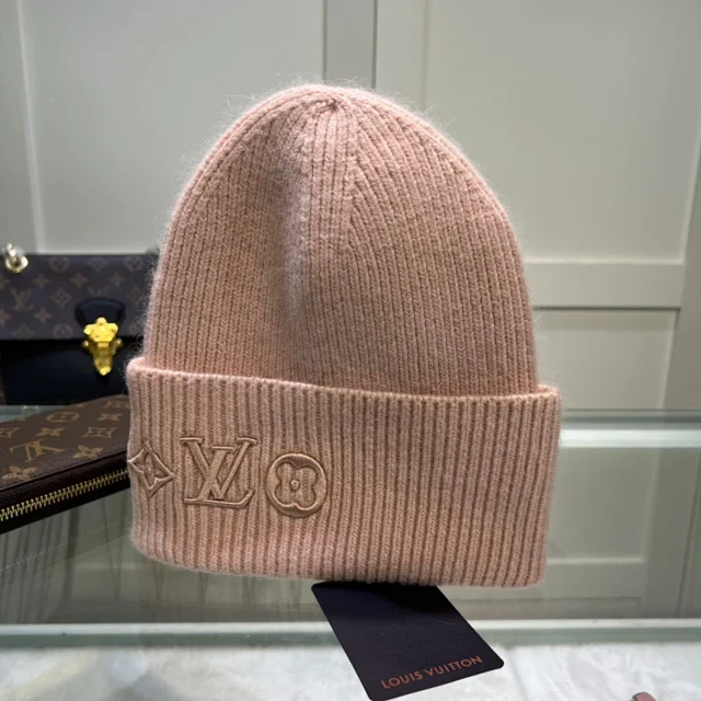 Louis Vuitton Hats Rib-knit beanie with embroidered LV Monogram product detail image 10