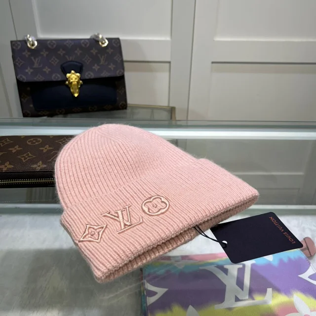 Louis Vuitton Hats Rib-knit beanie with embroidered LV Monogram product detail image 6