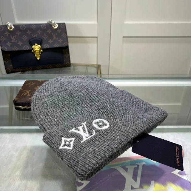 Louis Vuitton Hats Rib-knit beanie with embroidered LV Monogram product detail image 14