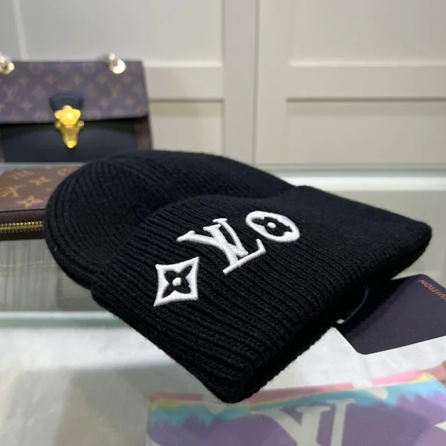 Louis Vuitton Hats Rib-knit beanie with embroidered LV Monogram product detail image 21