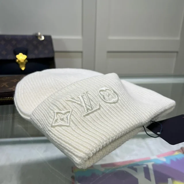 Louis Vuitton Hats Rib-knit beanie with embroidered LV Monogram product detail image 7