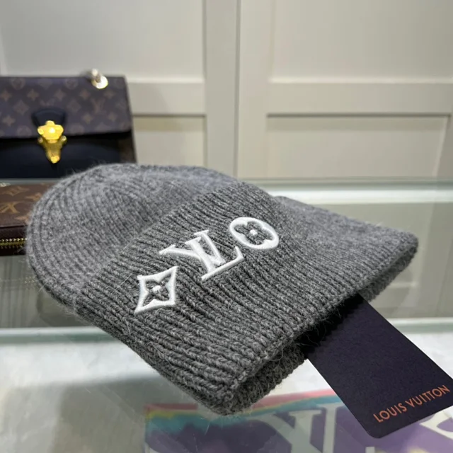 Louis Vuitton Hats Rib-knit beanie with embroidered LV Monogram product detail image 15