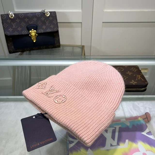 Louis Vuitton Hats Rib-knit beanie with embroidered LV Monogram product detail image 5