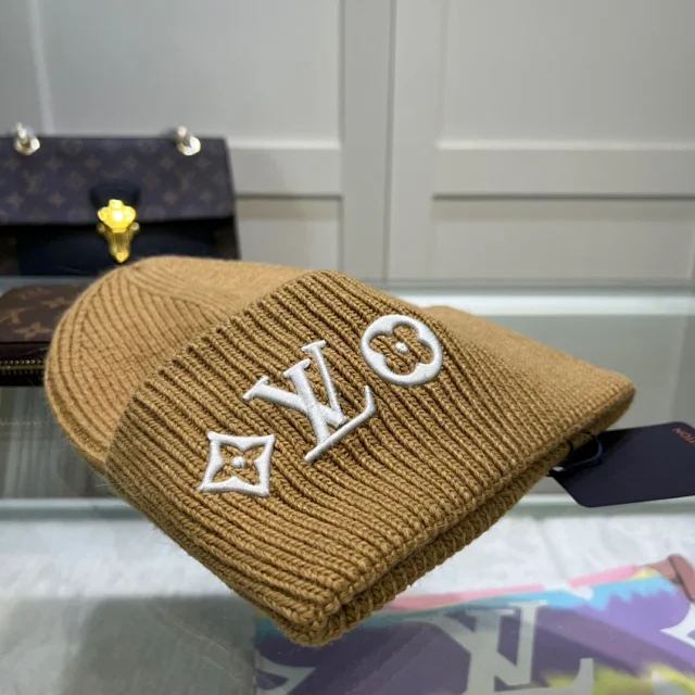 Louis Vuitton Hats Rib-knit beanie with embroidered LV Monogram product detail image 18
