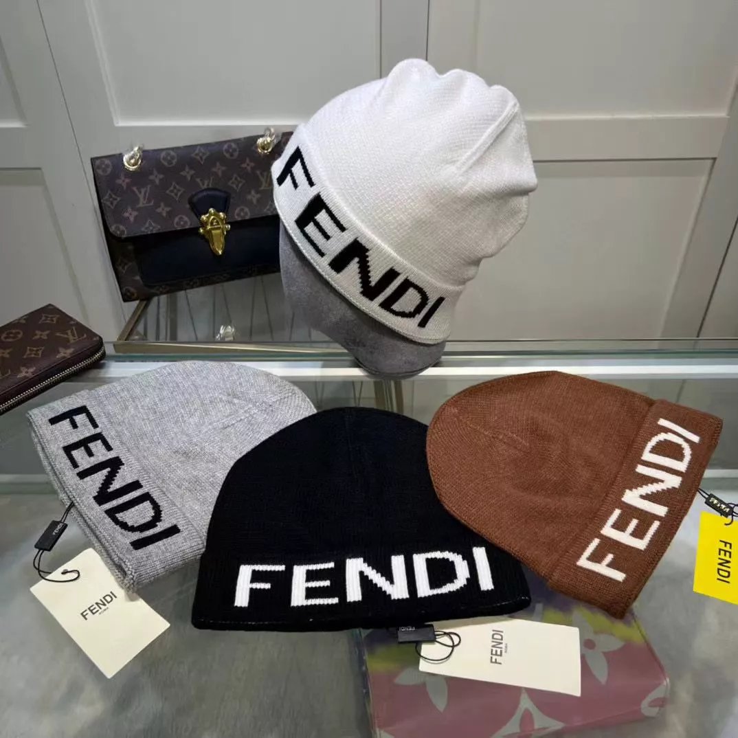 Fendi Logo Knit Beanie Black - 2