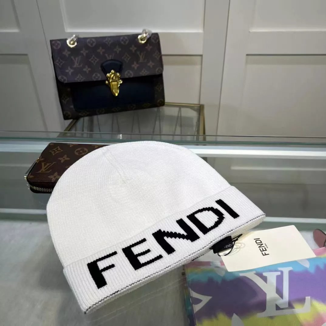 Fendi Logo Knit Beanie Black - 10
