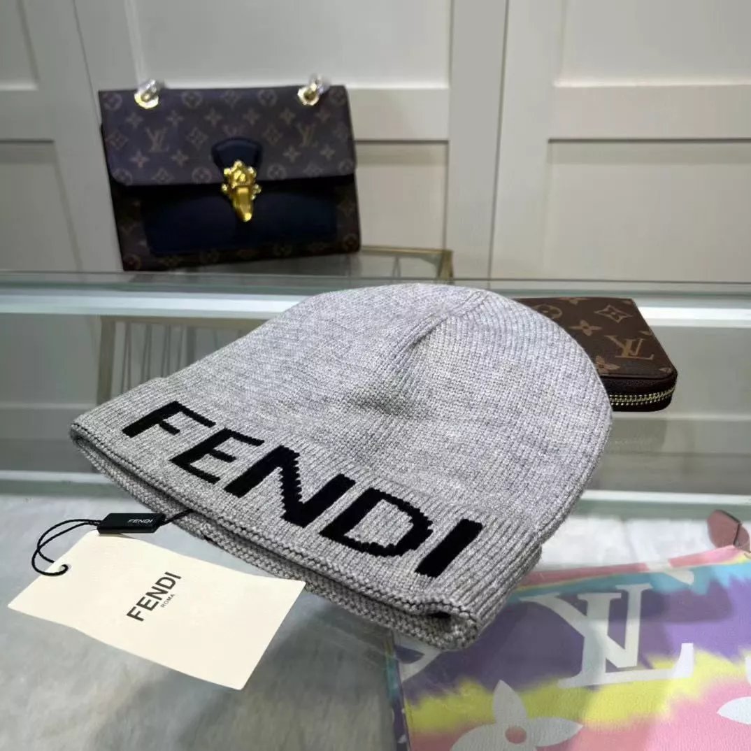 Fendi Logo Knit Beanie Black - 9