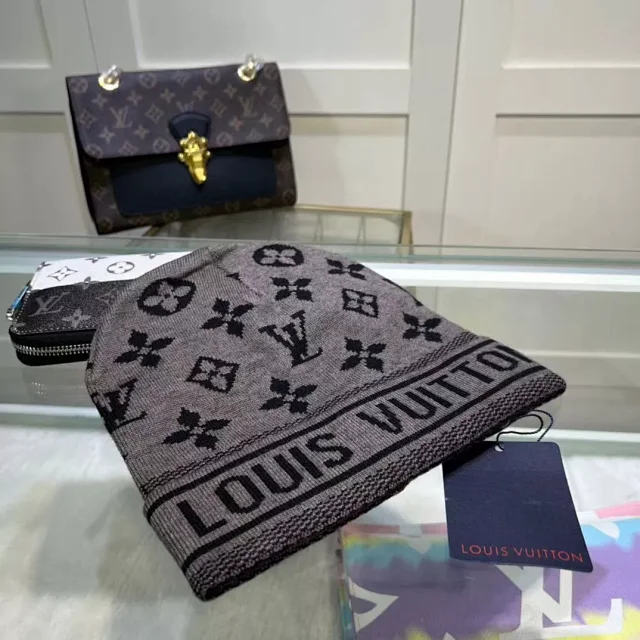Louis Vuitton Hats Monogram Knit Beanie product detail image 4