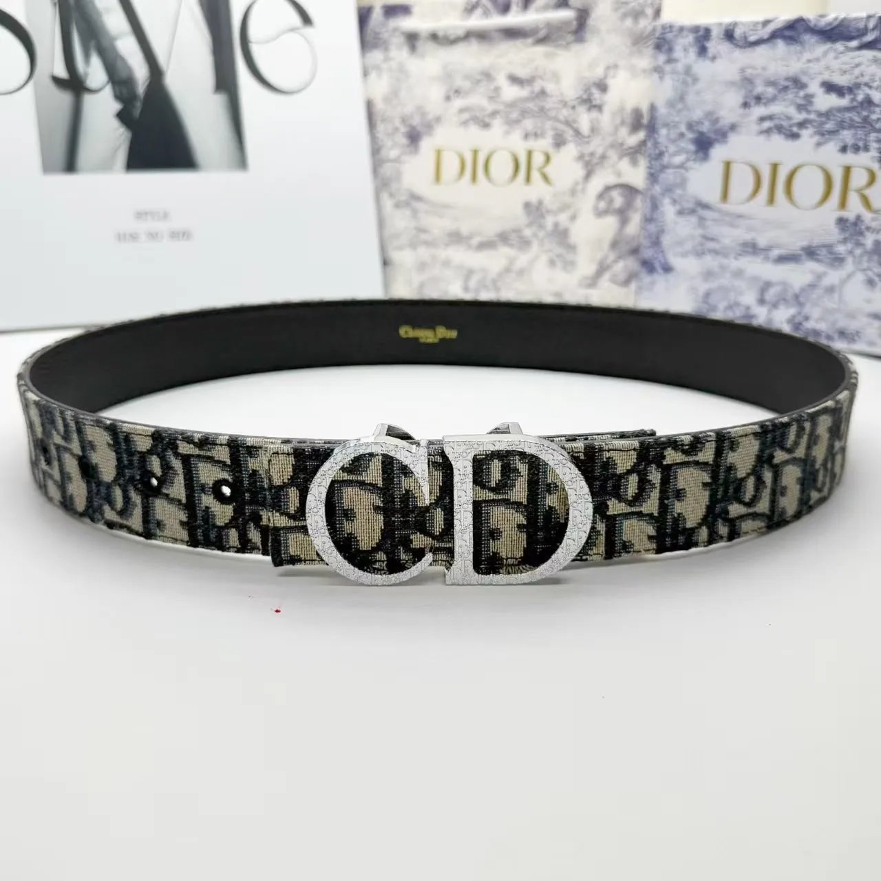 Dior Belts Reversible buckle belt — Dior Letter-2