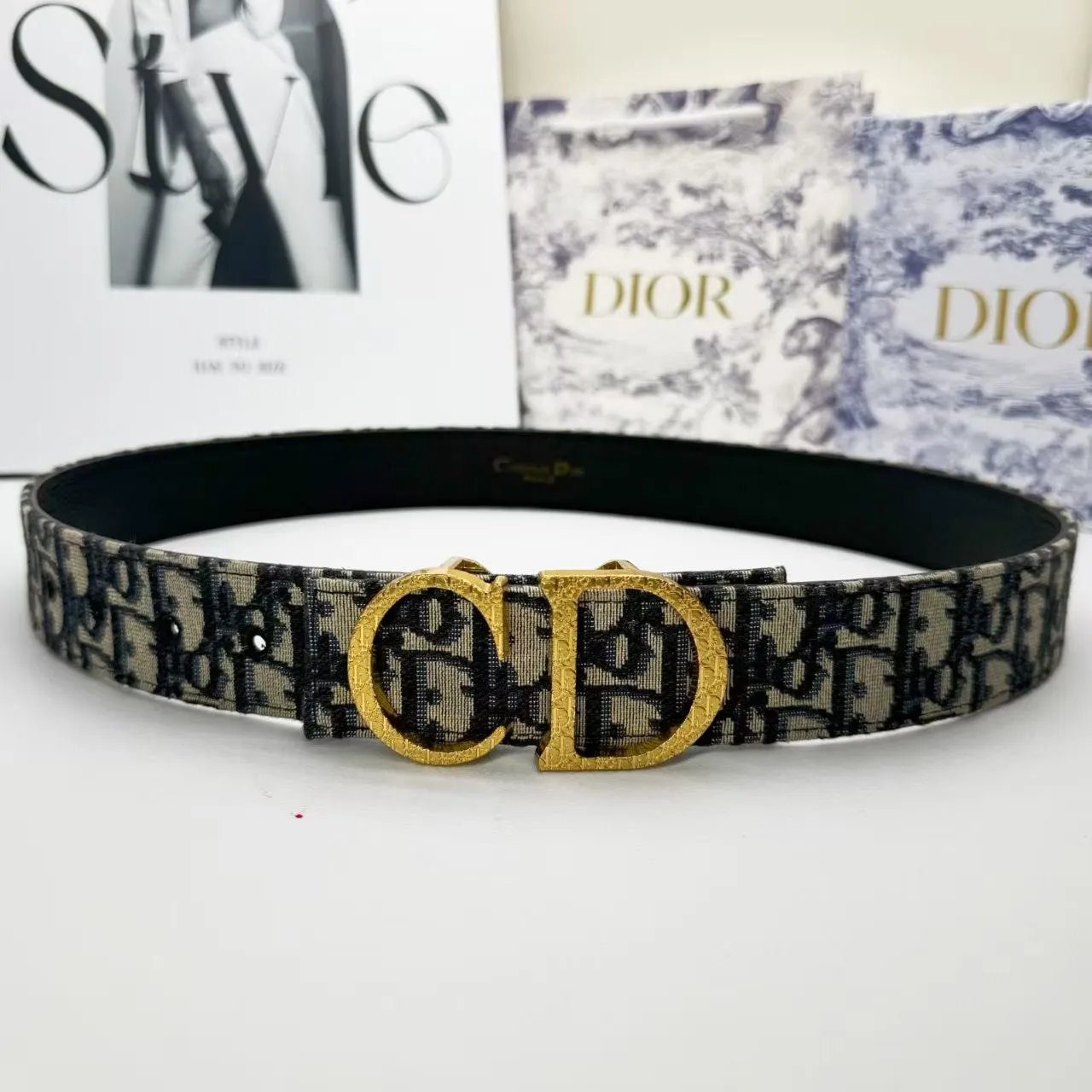 Dior Belts Reversible buckle belt — Dior Letter-3