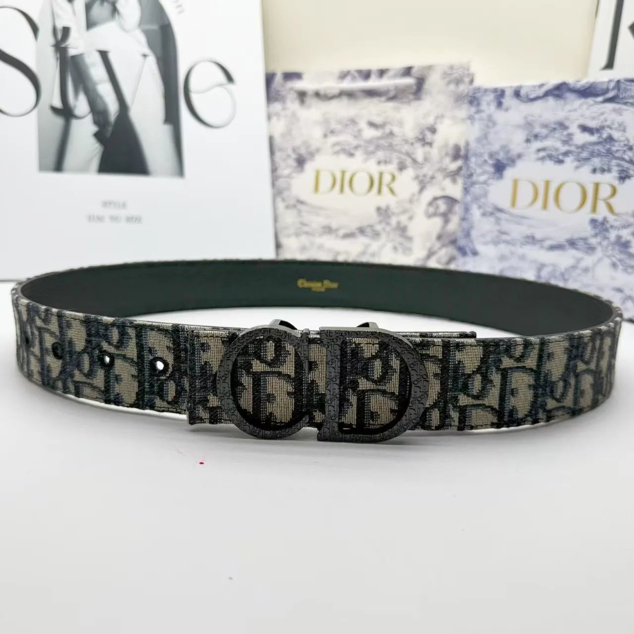 Dior Belts Reversible buckle belt — Dior Letters-1