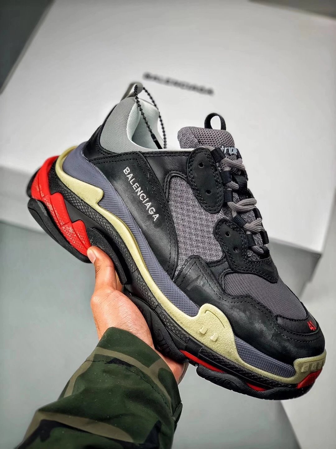 B@lenc1@g@ Triple S