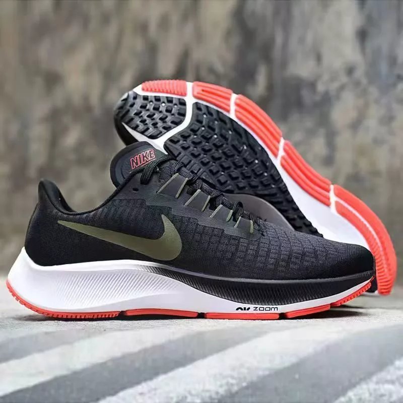 Moon 37 Flying Horse Running Shoe