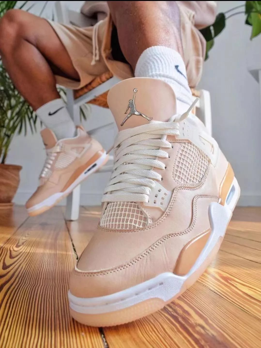 AJ4 Lotus Light Basketball Shoe