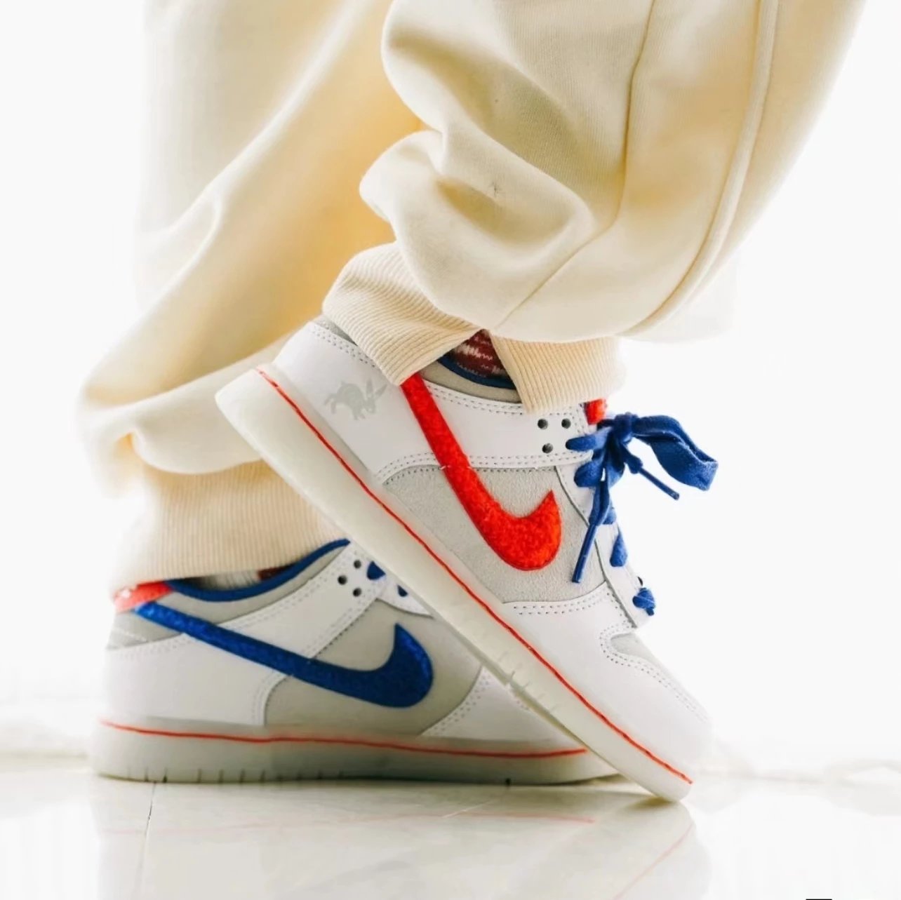 SB Dunk Low Year of Rabbit White Blue Red