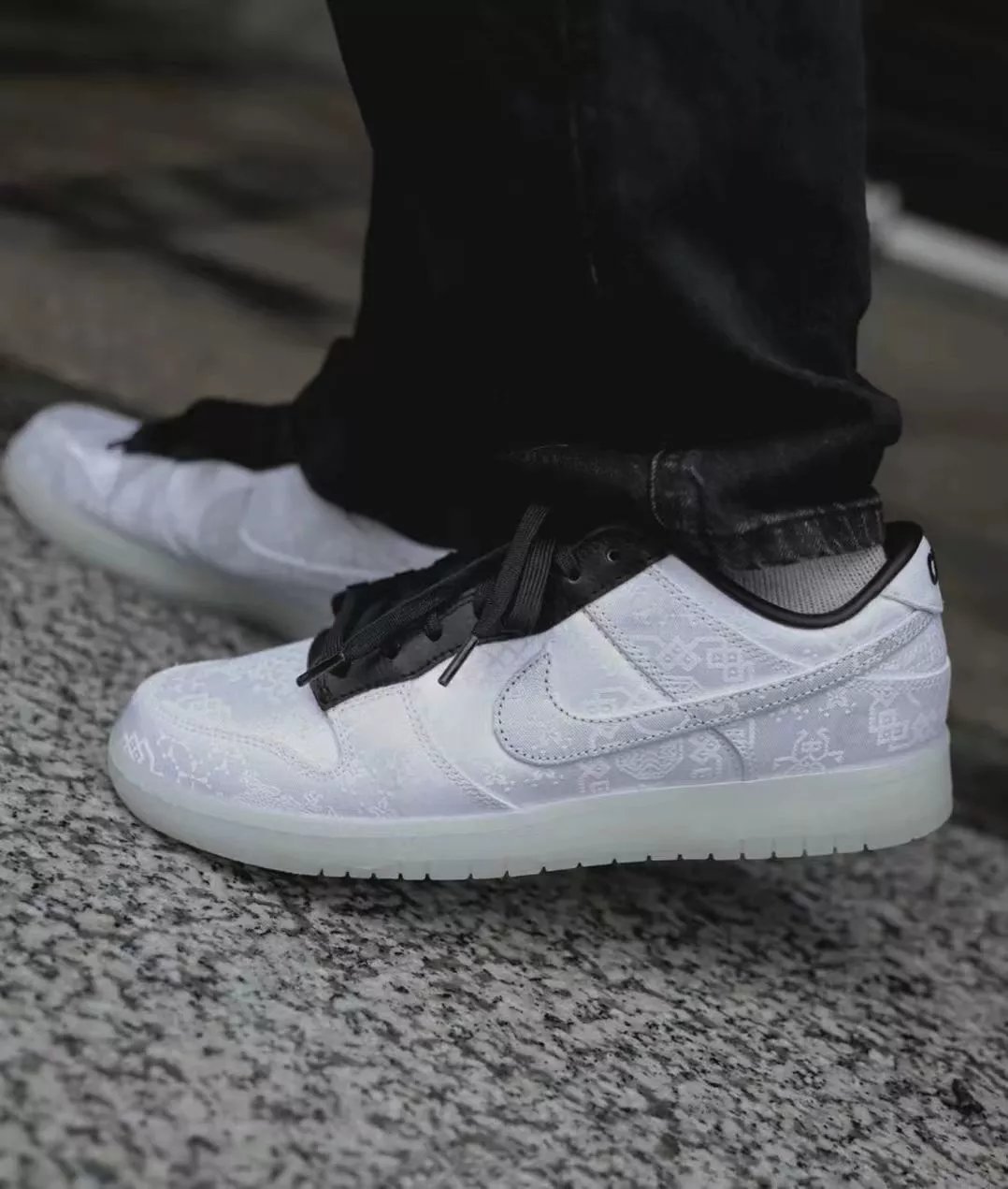 Dunk Low Lightning White Silk Casual Sneaker