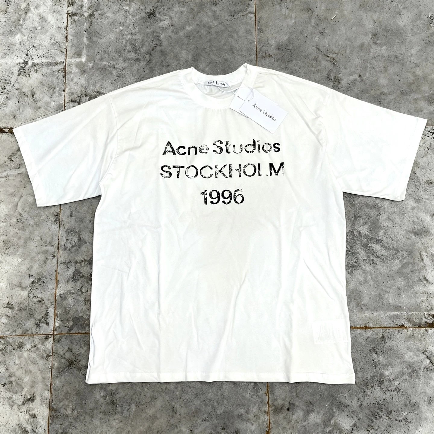 AC02 White