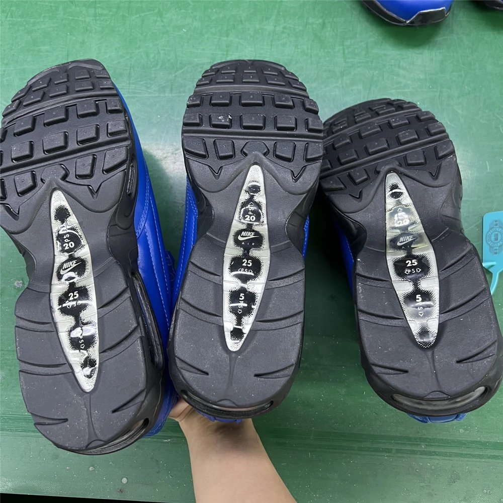 Supreme x Nike Air Max 95 Black Leather Sneakers - 7