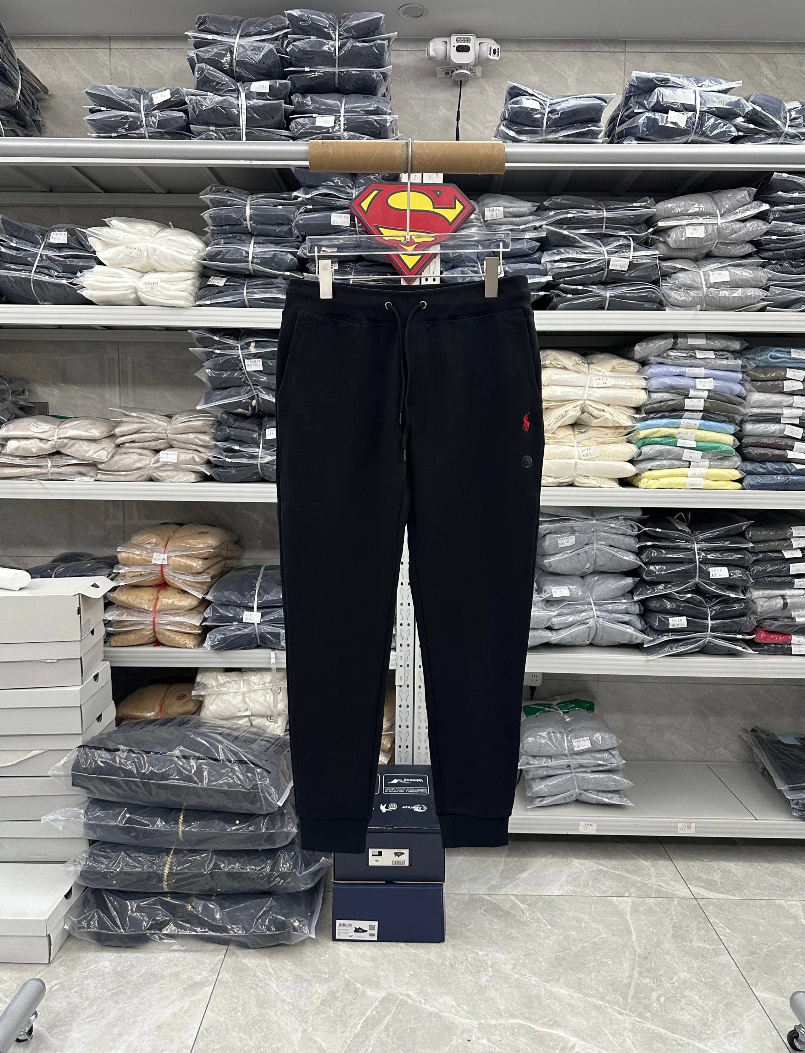 218FP-RL - Men's Cuffed Sweatpants - Black & Red Horse Print