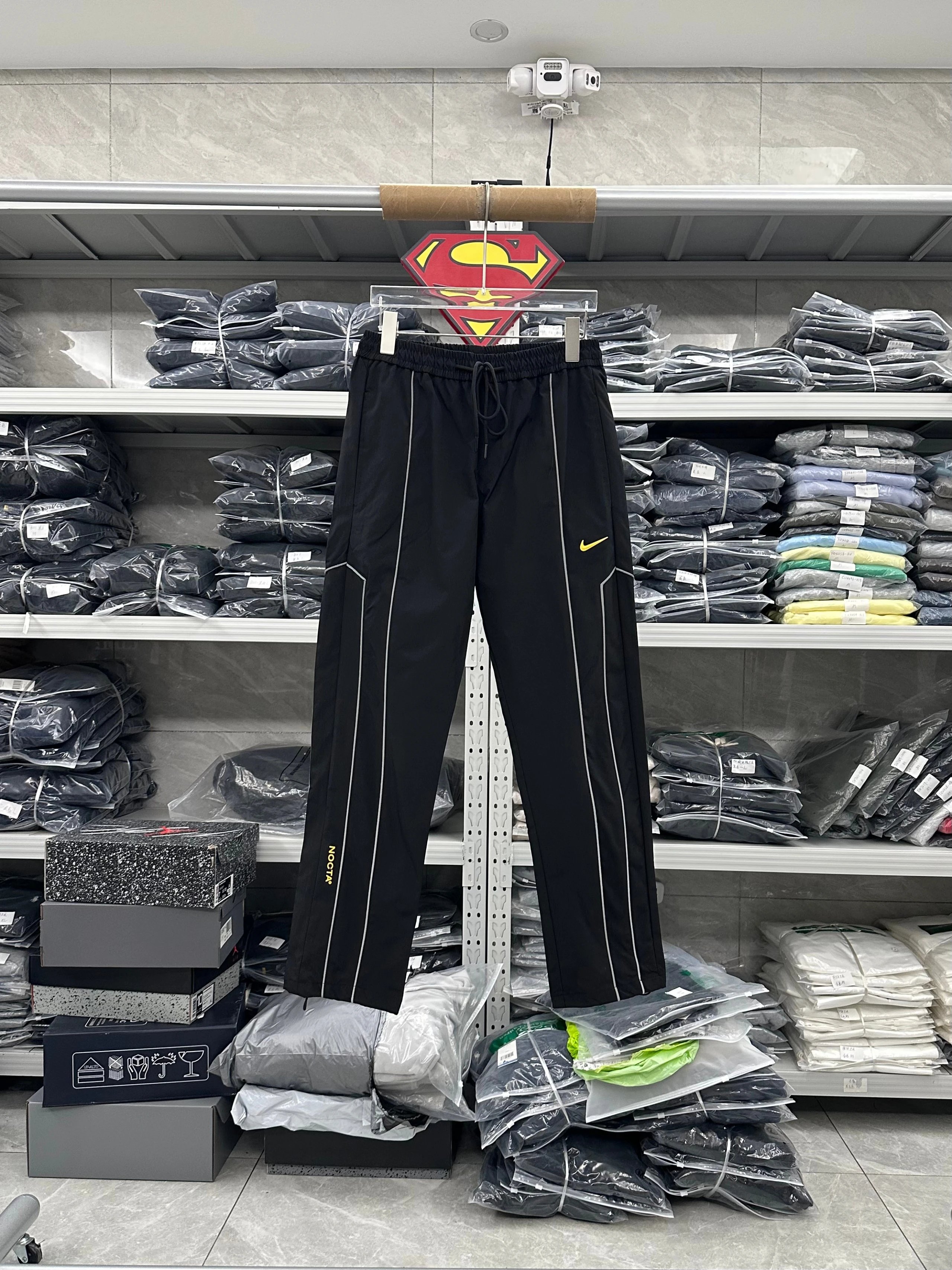1915YY-NK-FN9869-010 Black
