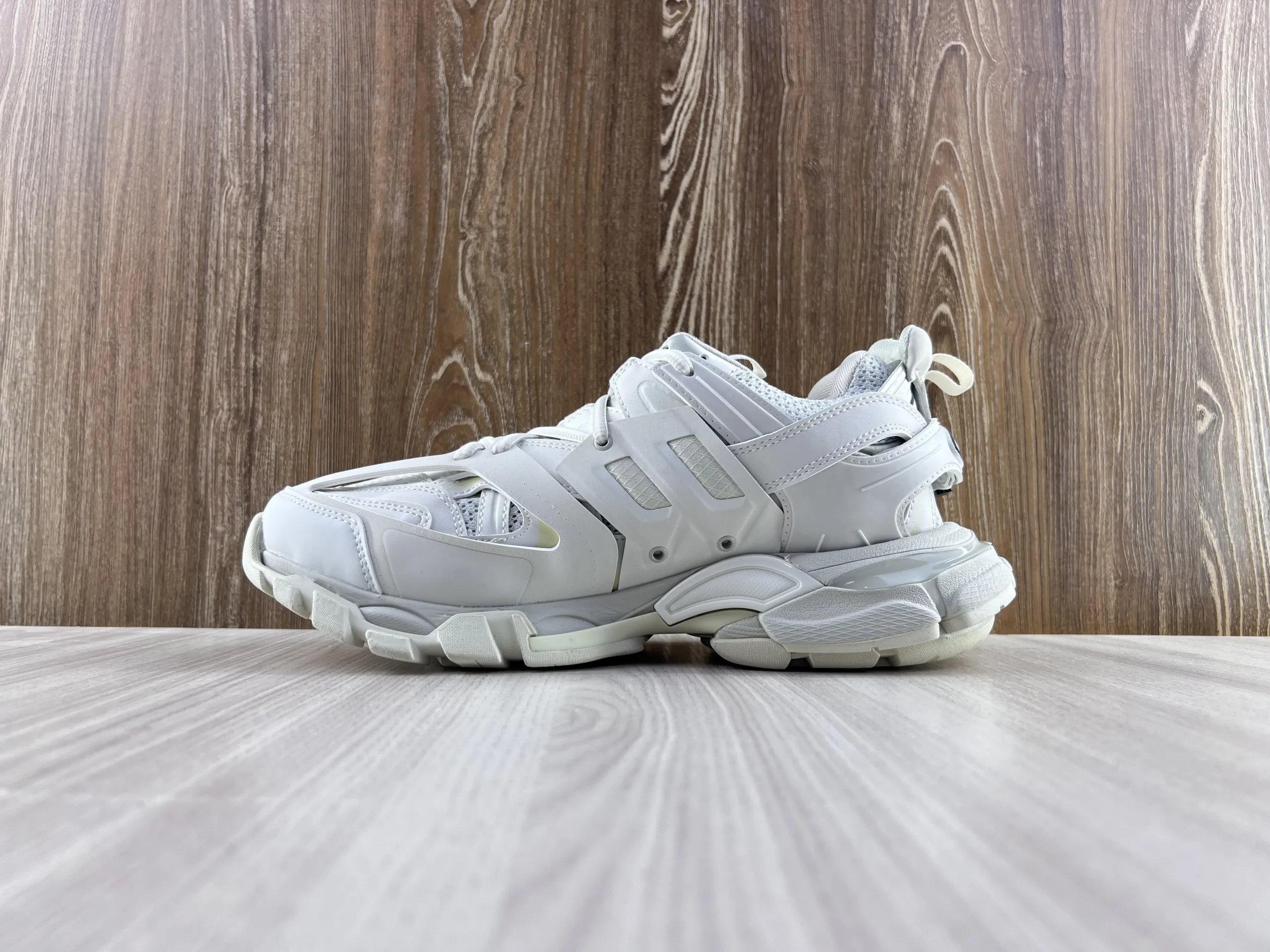 led trainers 103-9