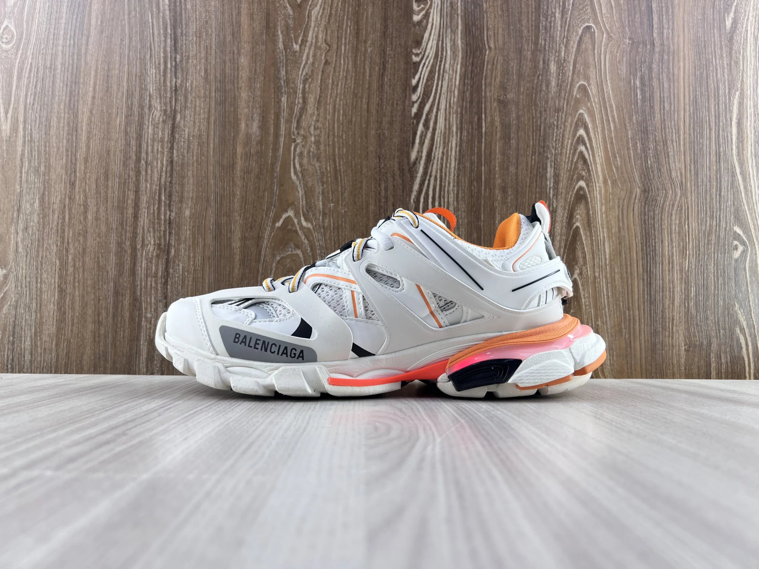 led trainers 103-1