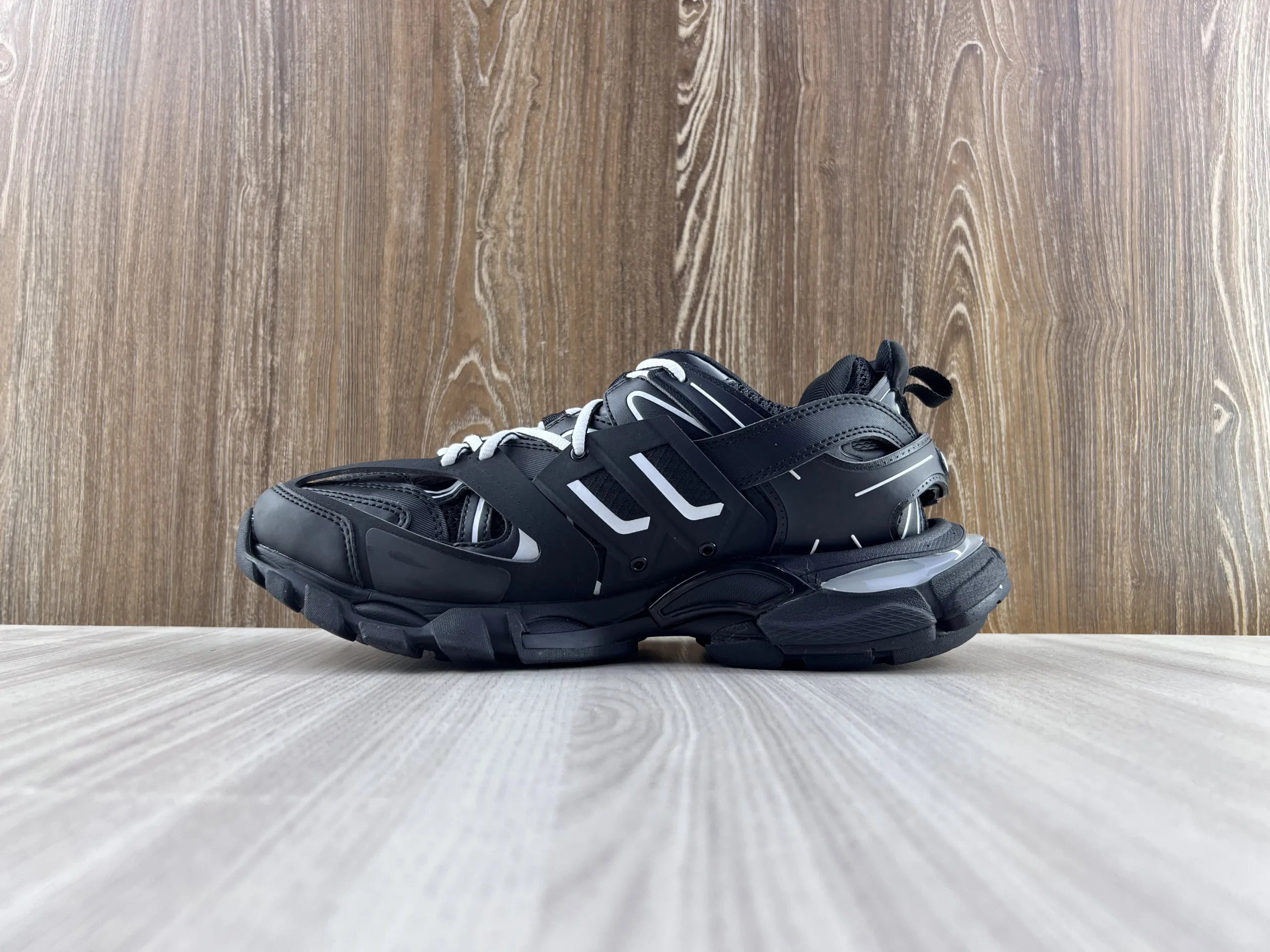 led trainers 103-6