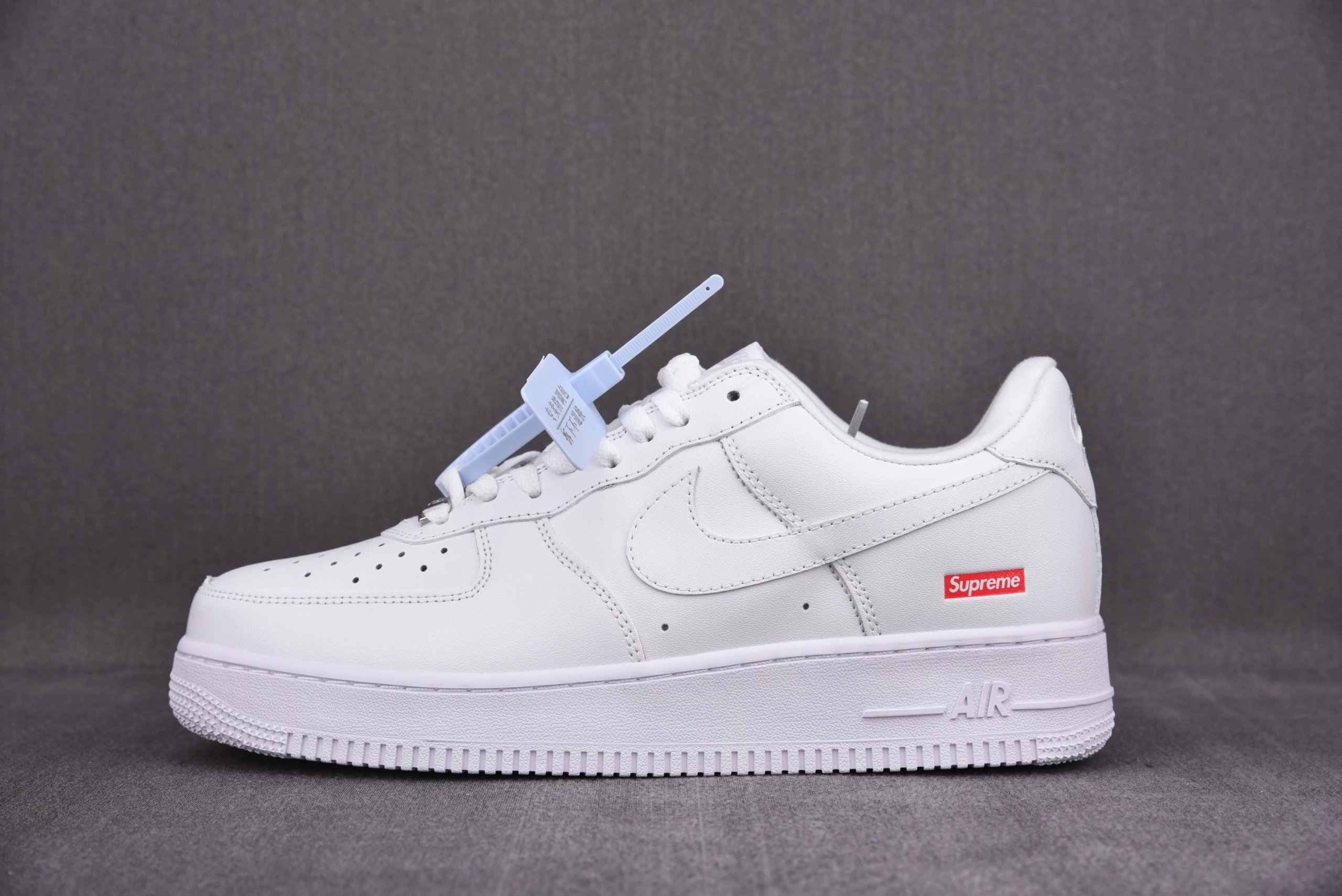 Supreme AF1
