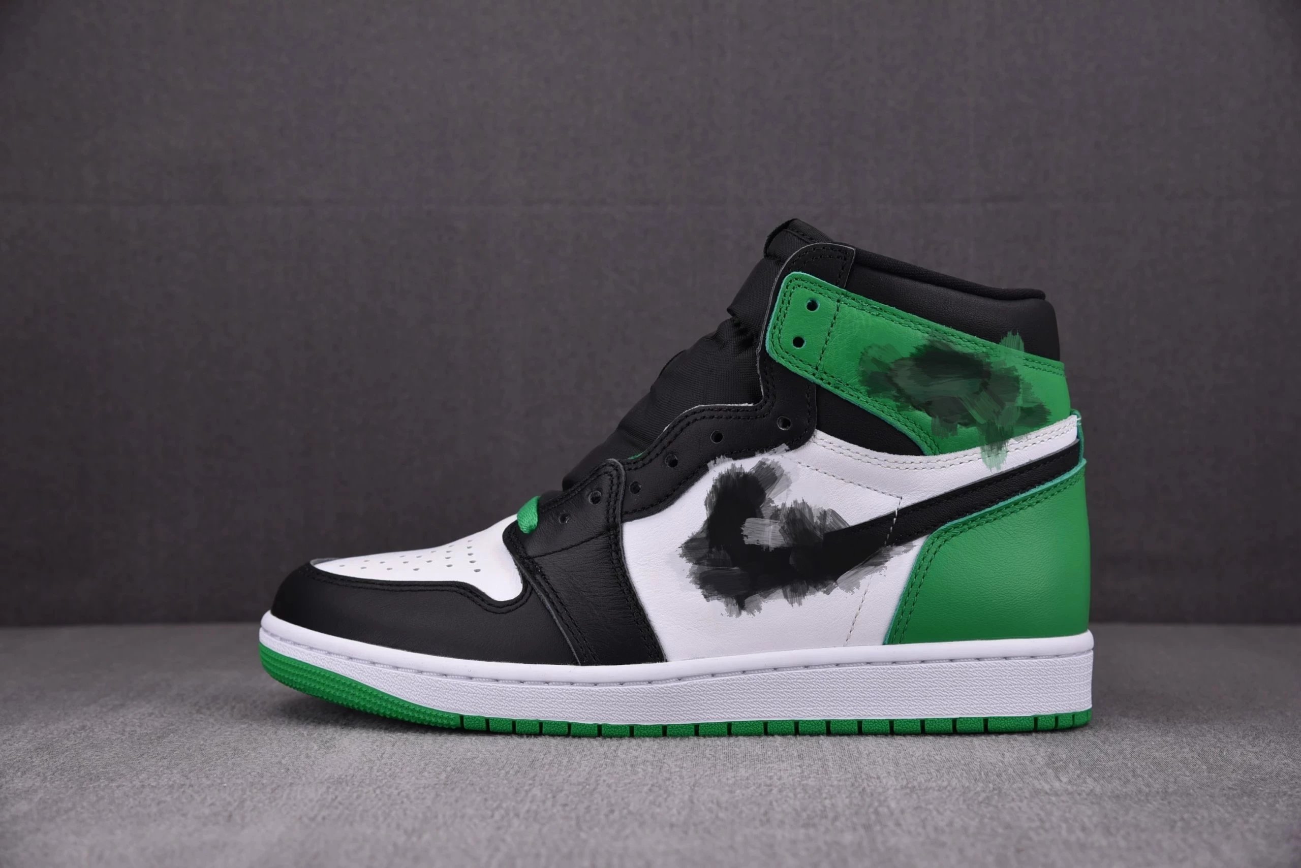 Black and Lucky Green” DZ5485-031