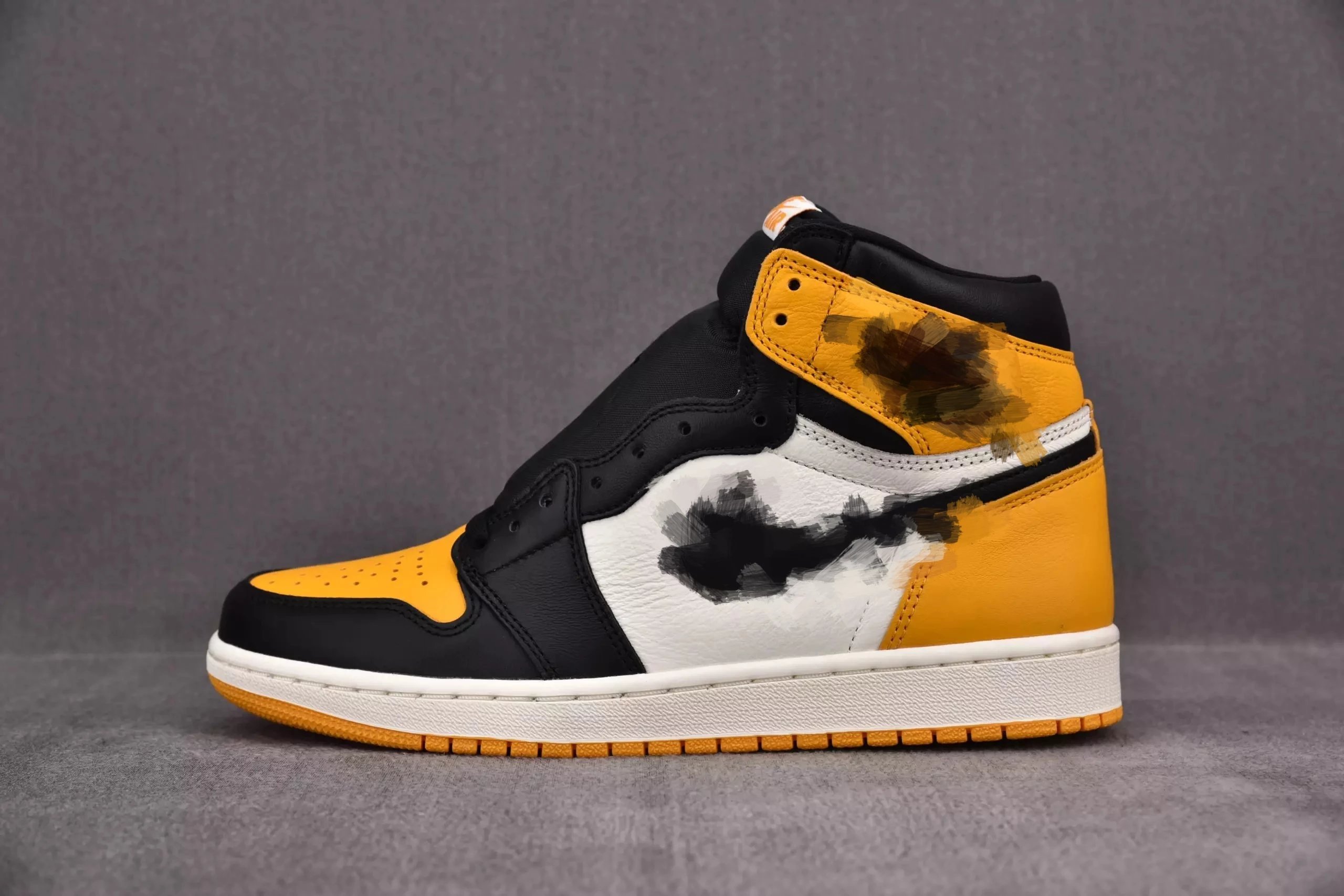 Yellow Toe” 555088-711