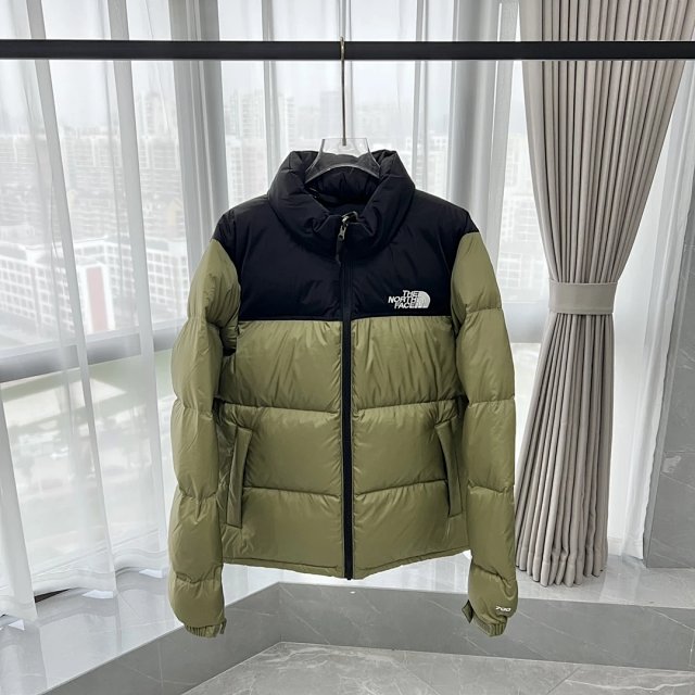The North Face Puffer Jacket: seller detail photo 7