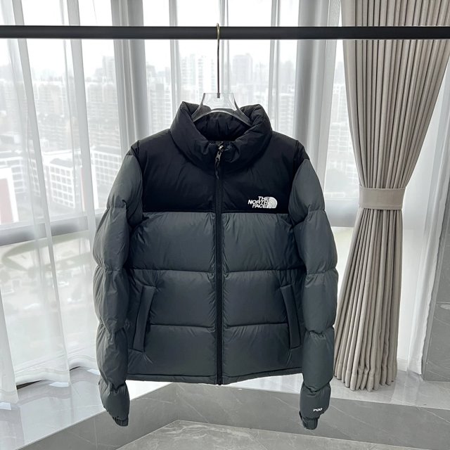 The North Face Puffer Jacket: seller detail photo 10
