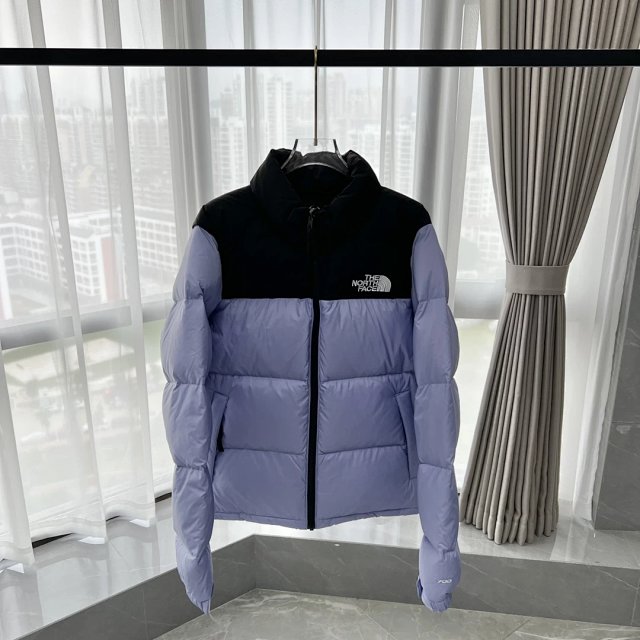 The North Face Puffer Jacket: seller detail photo 6