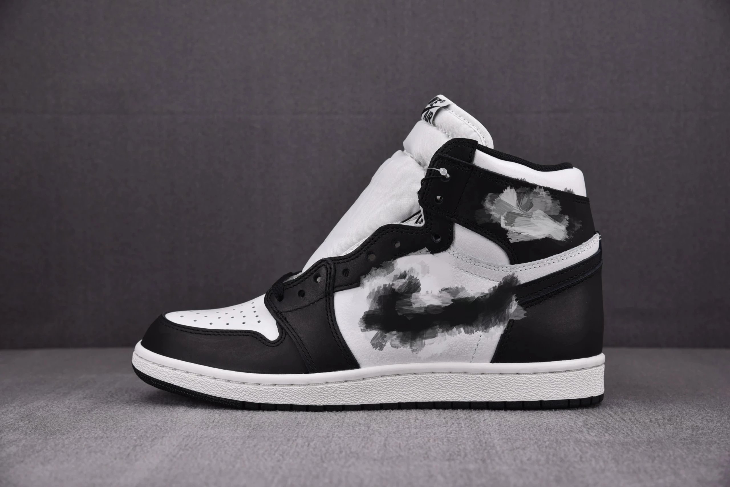 Black White”BQ4422-001